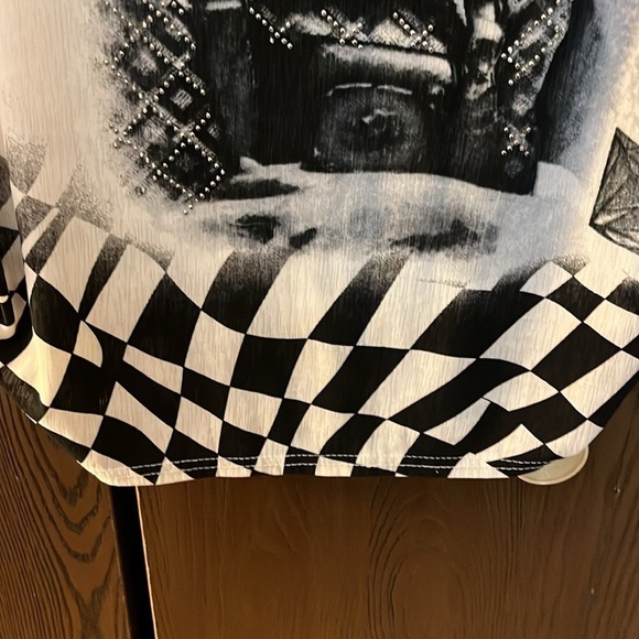 Brand Removed long sheer blouse of a lady and butterfly on the front. Size M/L - Picture 4 of 12